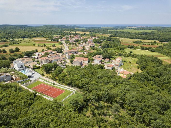 Image No.3-Propriété de 4 chambres à vendre à Sveti Lovrec