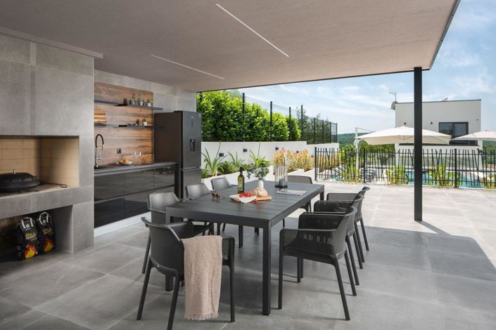 Image No.7-4 Bed Property for sale