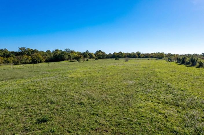 Image No.10-2 Bed Property for sale