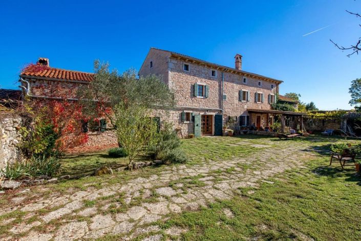 Image No.18-2 Bed Property for sale