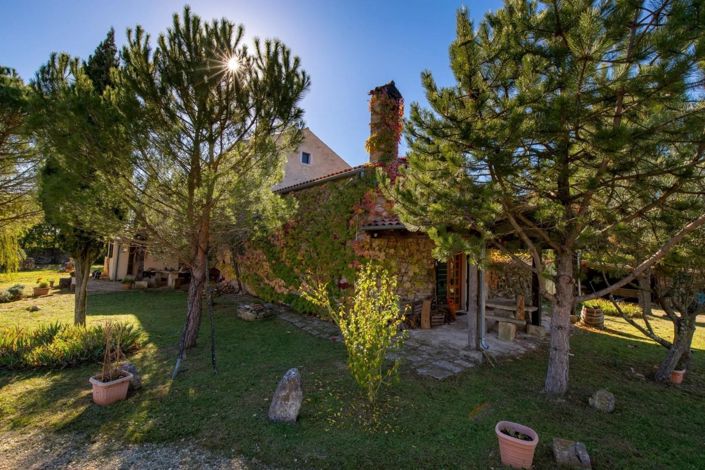 Image No.25-2 Bed Property for sale