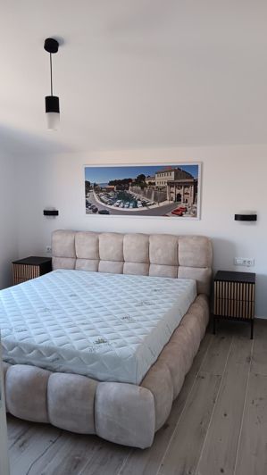 Image No.10-3 Bed Property for sale