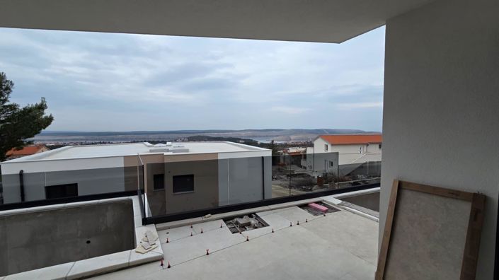 Image No.20-4 Bed Property for sale