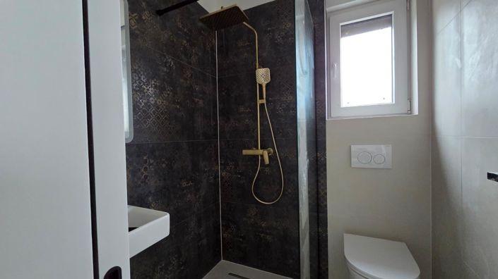 Image No.8-4 Bed Property for sale