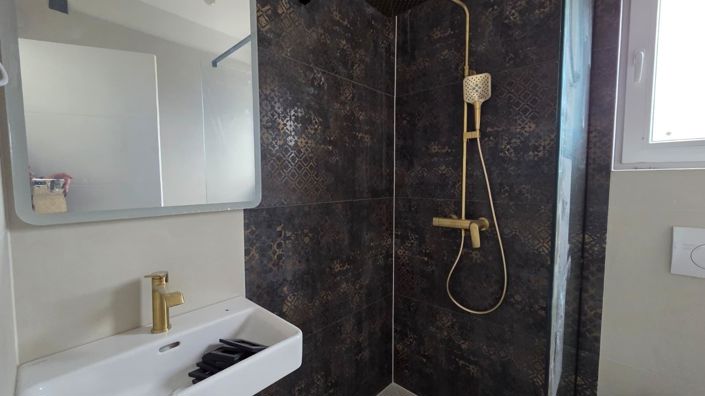 Image No.9-4 Bed Property for sale