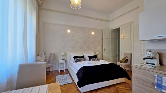 Image No.22-3 Bed Property for sale