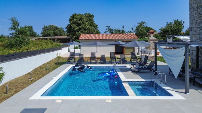 Image No.10-4 Bed Property for sale