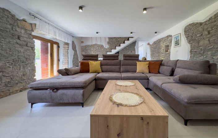 Image No.20-4 Bed Property for sale