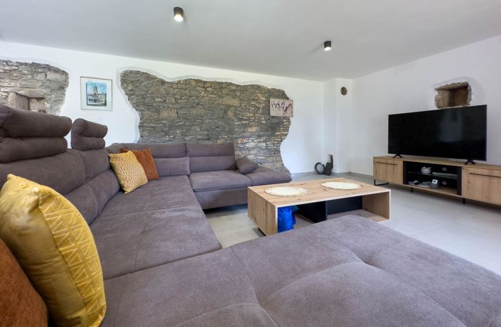 Image No.22-4 Bed Property for sale