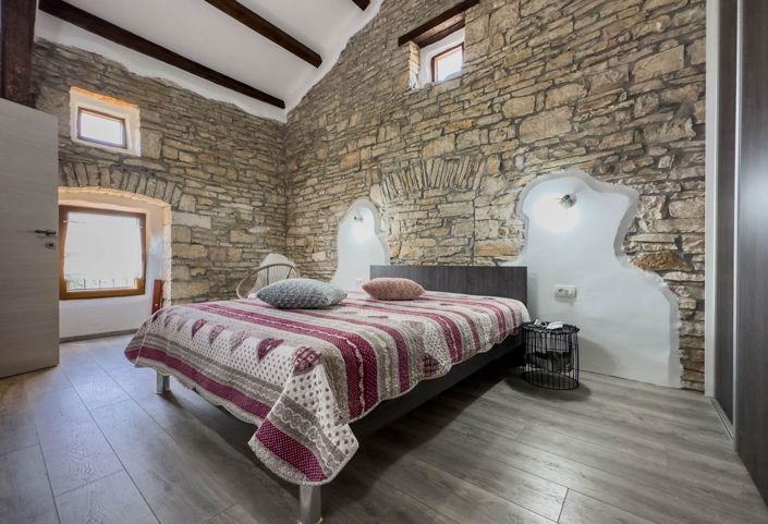 Image No.25-4 Bed Property for sale