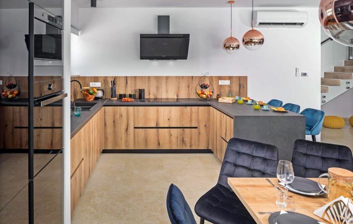 Image No.25-5 Bed Property for sale