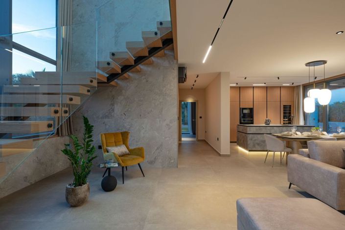 Image No.14-3 Bed Property for sale