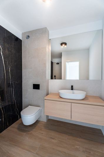 Image No.14-3 Bed Property for sale