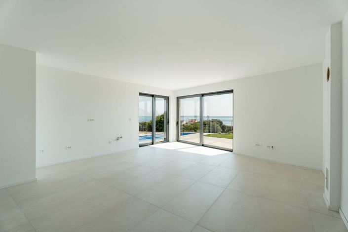 Image No.8-3 Bed Property for sale