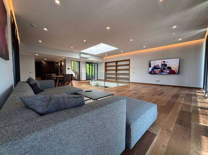 Image No.22-3 Bed Property for sale