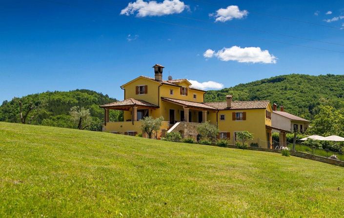 Image No.2-4 Bed Property for sale