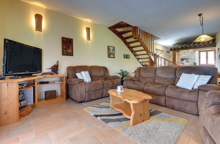 Image No.23-4 Bed Property for sale