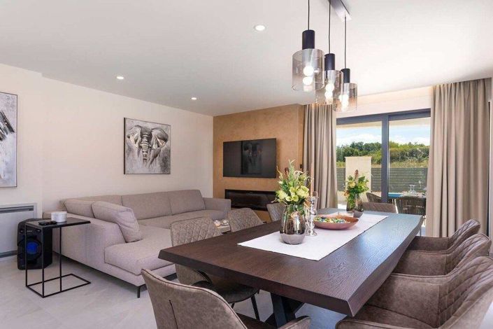 Image No.12-3 Bed Property for sale