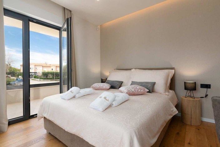 Image No.25-3 Bed Property for sale