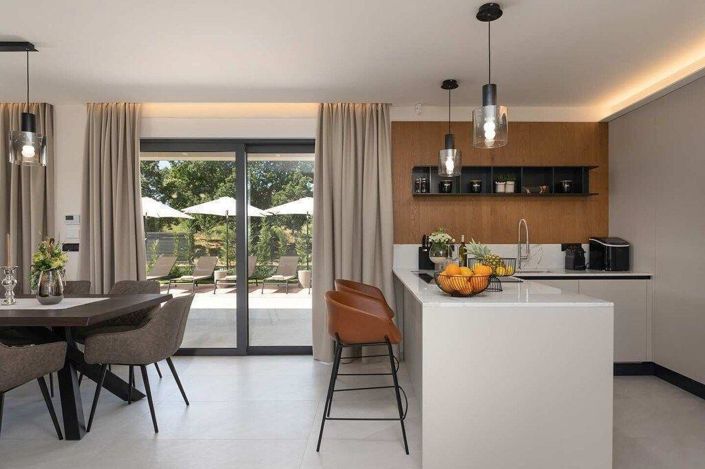 Image No.9-3 Bed Property for sale