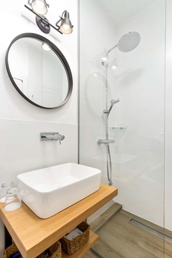 Image No.19-6 Bed Property for sale