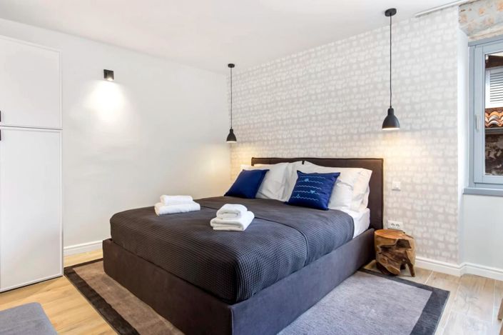 Image No.7-6 Bed Property for sale