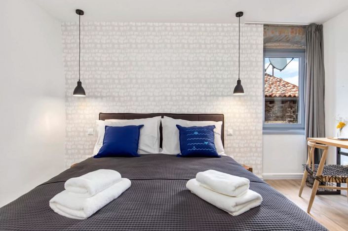 Image No.8-6 Bed Property for sale