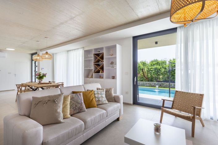 Image No.13-3 Bed Property for sale