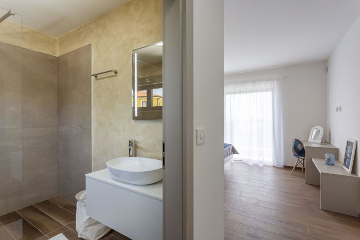 Image No.21-3 Bed Property for sale