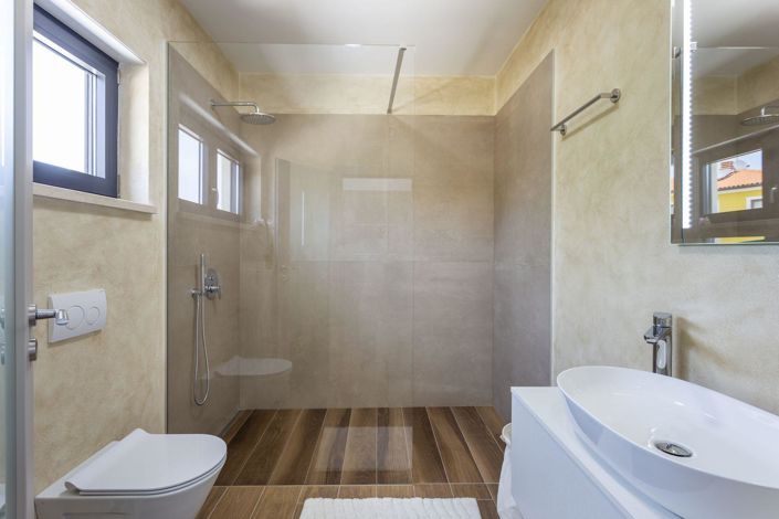 Image No.22-3 Bed Property for sale