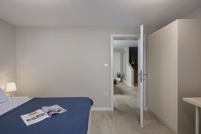 Image No.23-4 Bed Property for sale
