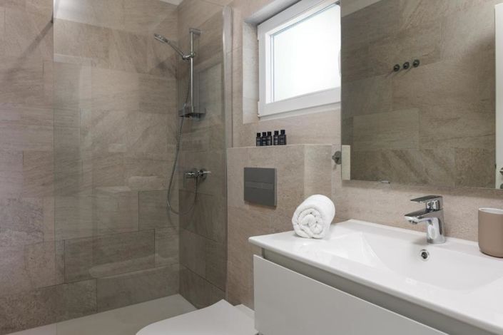 Image No.24-4 Bed Property for sale
