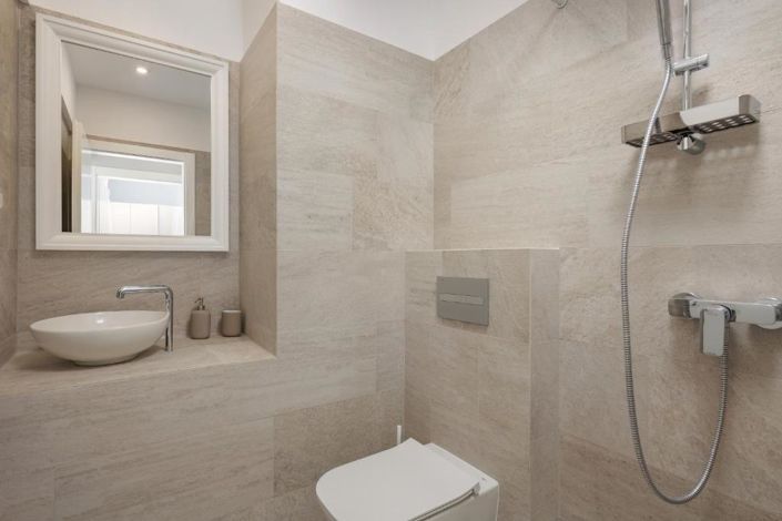 Image No.25-4 Bed Property for sale