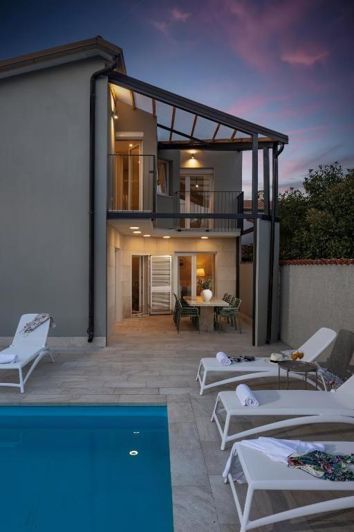 Image No.6-4 Bed Property for sale