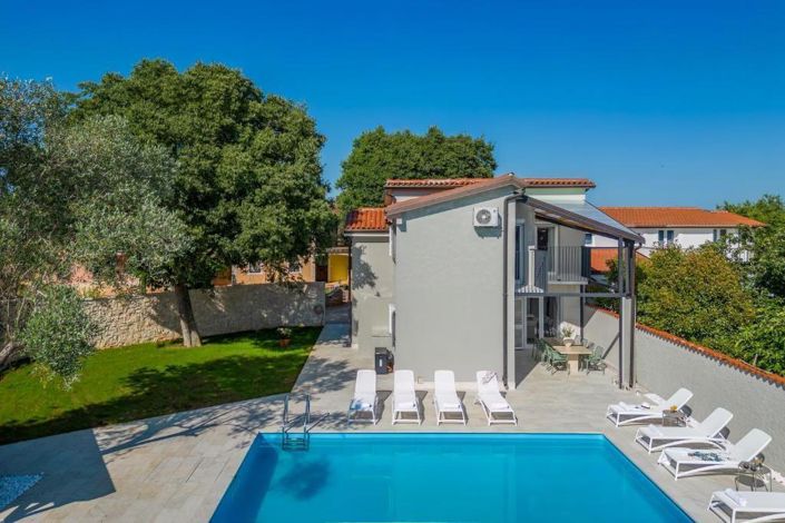 Image No.9-4 Bed Property for sale
