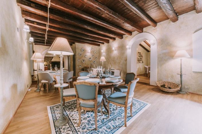 Image No.19-12 Bed Property for sale