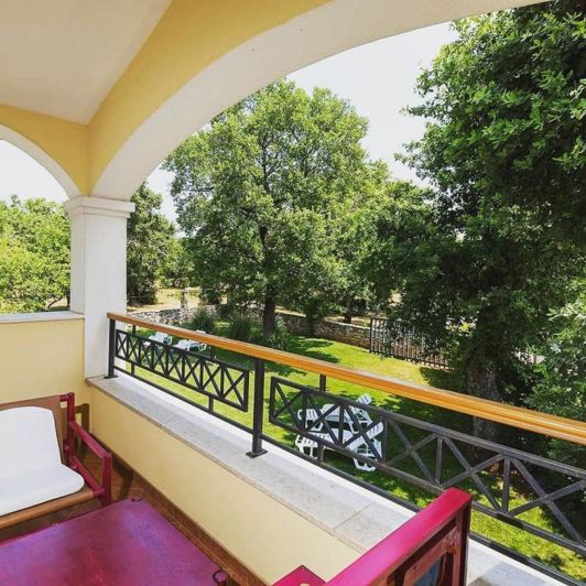 Image No.4-12 Bed Property for sale