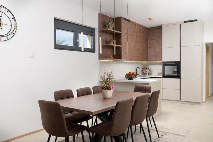 Image No.14-3 Bed Property for sale