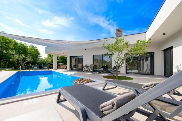 Image No.22-3 Bed Property for sale