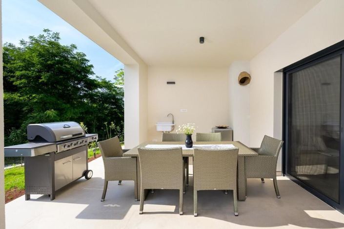 Image No.23-3 Bed Property for sale