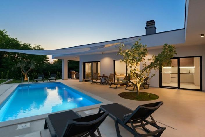 Image No.25-3 Bed Property for sale