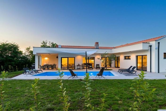 Image No.3-3 Bed Property for sale