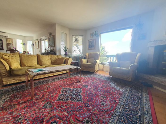 Image No.2-5 Bed Property for sale