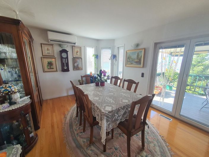 Image No.8-5 Bed Property for sale