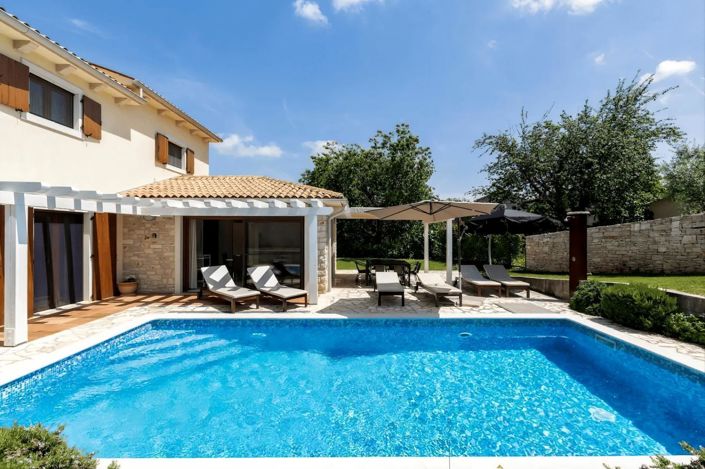Image No.2-Propriété de 4 chambres à vendre à Barban