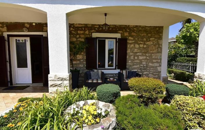 Image No.23-5 Bed Property for sale