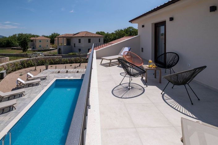 Image No.14-3 Bed Property for sale