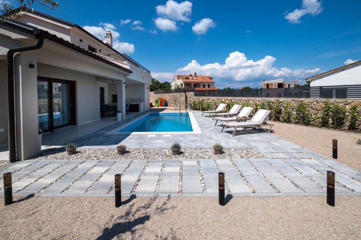 Image No.2-3 Bed Property for sale