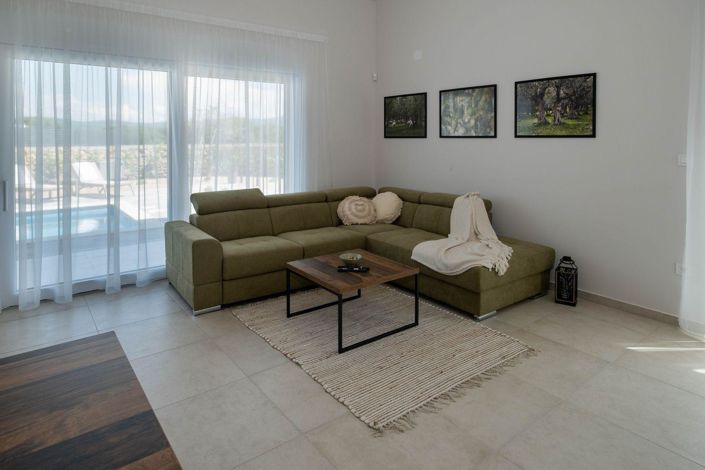 Image No.22-3 Bed Property for sale