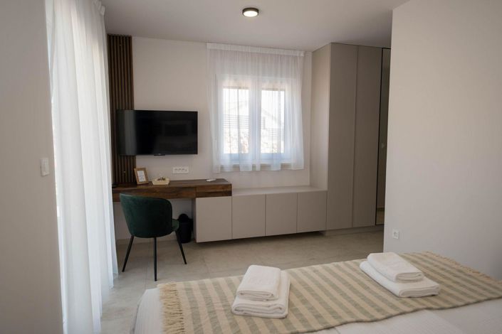 Image No.7-3 Bed Property for sale